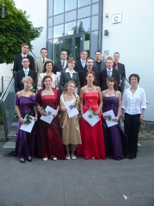http://www.beruflichesgymnasium.de/pixlie/cache/vs_Abiturzeugnisse 2010_P1060237.JPG